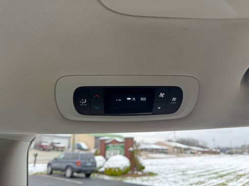 Used 2018 Chrysler Pacifica LX image 31