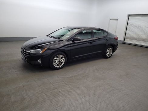 Used 2019 Hyundai Elantra SEL FWD image 2