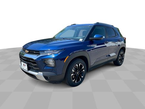 Certified 2023 Chevrolet TrailBlazer LT w/ Convenience Package FWD image 5
