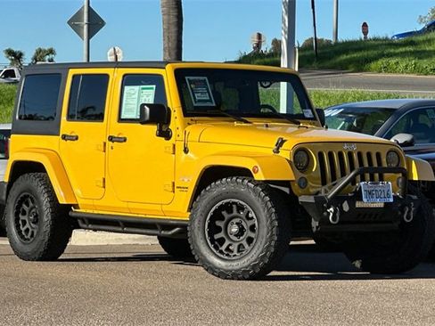 Used 2015 Jeep Wrangler Unlimited Sahara image 3