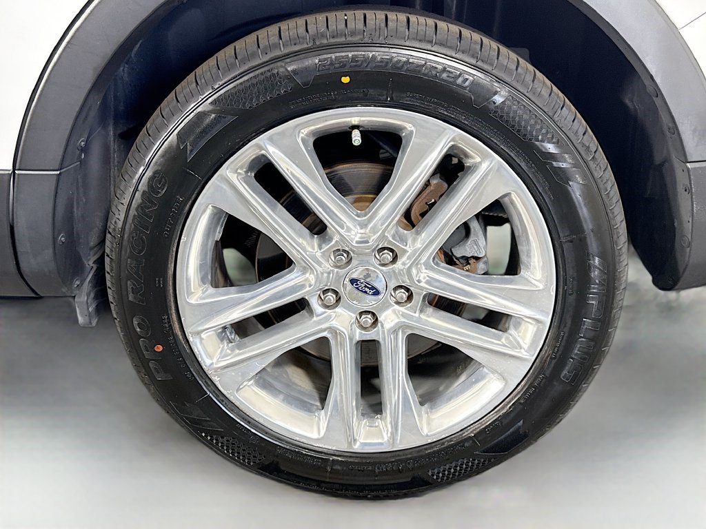 Used 2017 Ford Explorer XLT w/ Equipment Group 202A FWD image 36