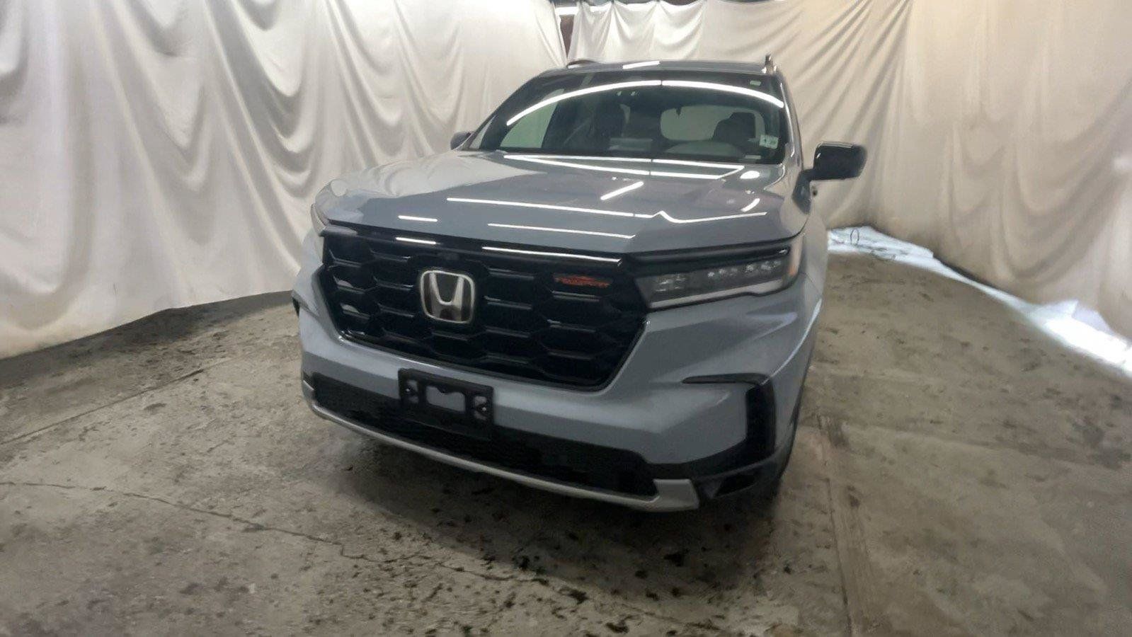 Certified 2024 Honda Pilot TrailSport image 15