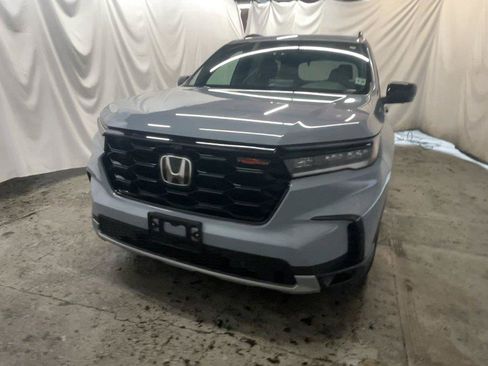 Used 2024 Honda Pilot TrailSport image 15