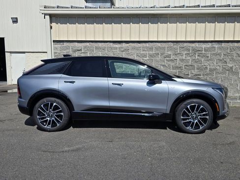 New 2026 Cadillac Optiq Sport 1 image 11