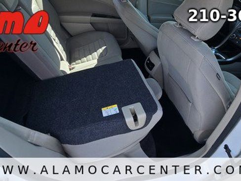 Used 2017 Ford Fusion SE image 25