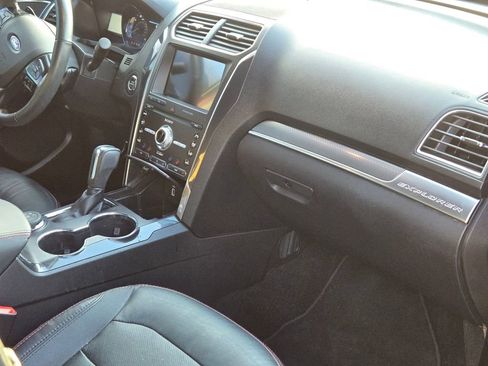 Used 2019 Ford Explorer Sport w/ Equipment Group 401A AWD/4WD image 15