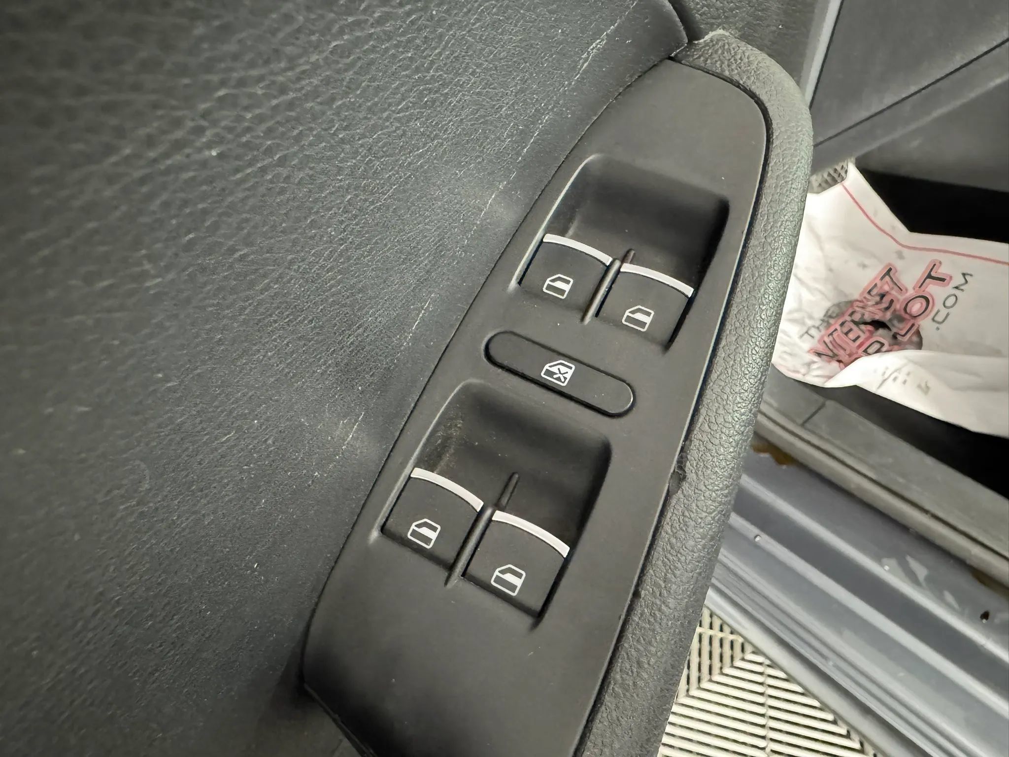 Used 2014 Volkswagen Jetta SE FWD image 35
