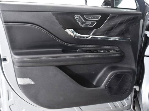 Used 2022 Lincoln Corsair AWD w/ Premium Package image 23