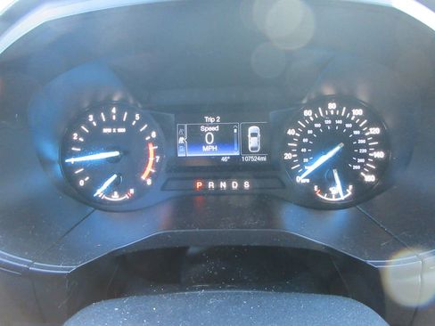 Used 2019 Ford Edge SE image 7