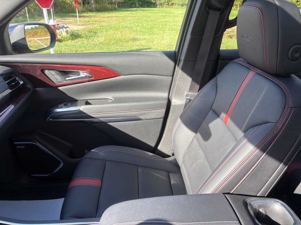 Used 2024 Chevrolet Traverse RS w/ LPO, Floor Liner Package AWD/4WD image 18