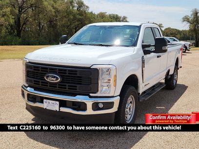 New 2025 Ford F350 XL w/ FX4 Off-Road Package