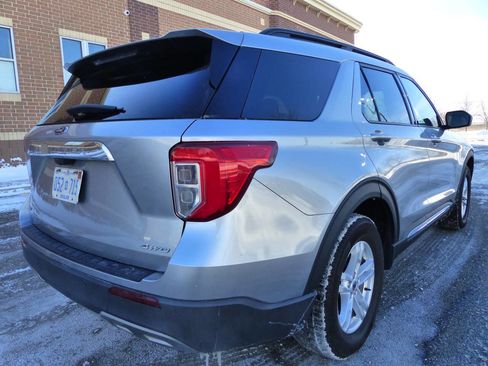 Used 2021 Ford Explorer XLT w/ Equipment Group 202A image 11
