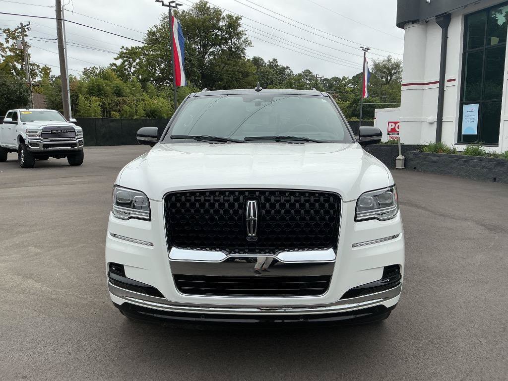 Used 2022 Lincoln Navigator L Black Label AWD/4WD image 2