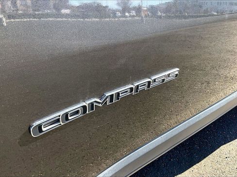 Used 2019 Jeep Compass Limited image 8