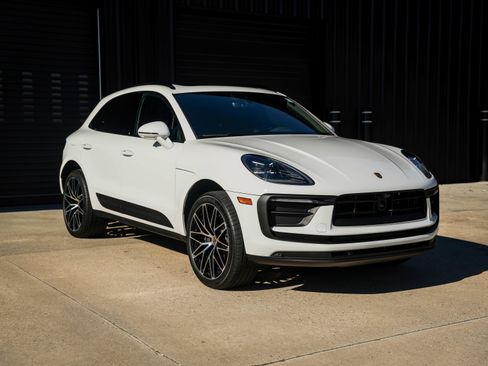 New 2026 Porsche Macan image 7