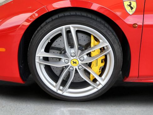 Used 2018 Ferrari 488 Spider RWD image 32