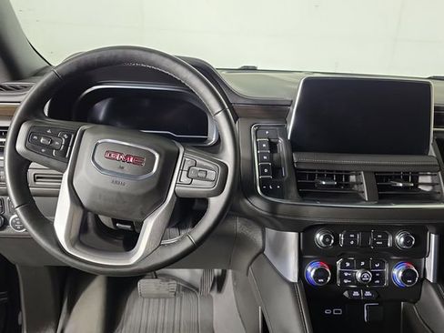 Certified 2023 GMC Yukon XL SLE w/ Gmc Pro Safety Plus Package image 10