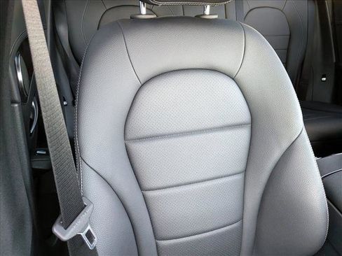 Used 2017 Mercedes-Benz GLC 300 4MATIC image 19