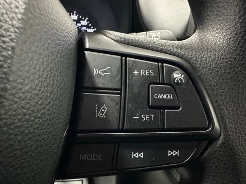 Used 2025 Toyota Sienna LE image 20