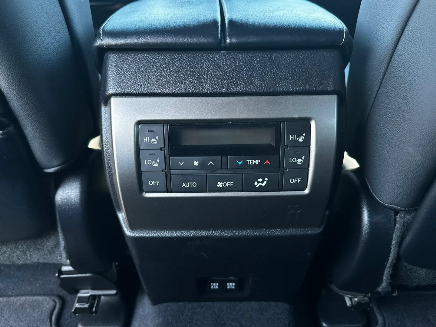 Used 2023 Lexus GX 460 Premium w/ Accessory Package AWD/4WD image 25