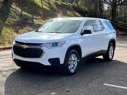 Used 2020 Chevrolet Traverse LS image 24