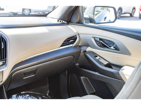 Used 2022 Chevrolet Traverse LT AWD/4WD image 49