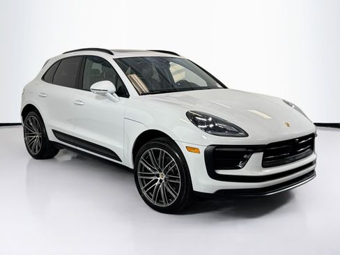 Used 2025 Porsche Macan image 7