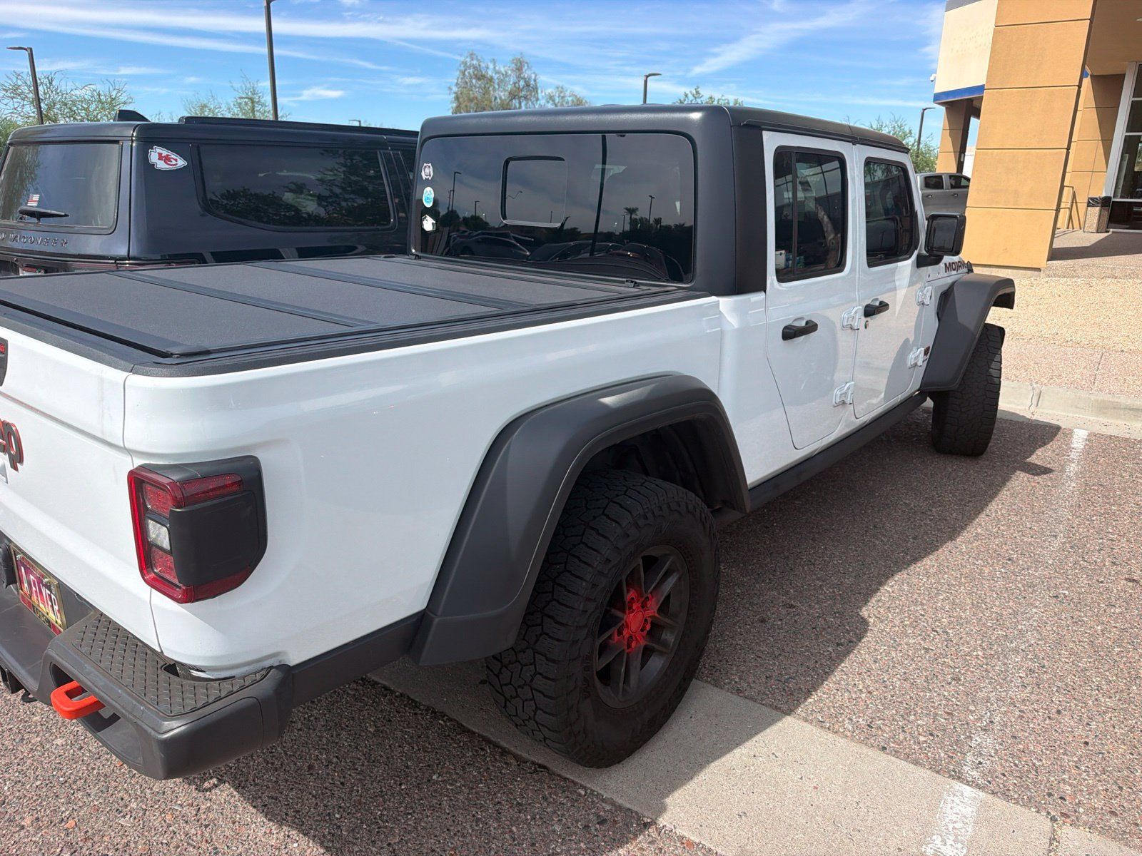 Used 2025 Jeep Gladiator Mojave w/ Convenience Group AWD/4WD image 10