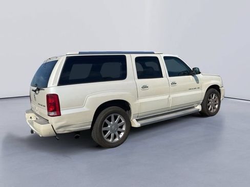 Used 2005 Cadillac Escalade ESV Platinum AWD/4WD image 3