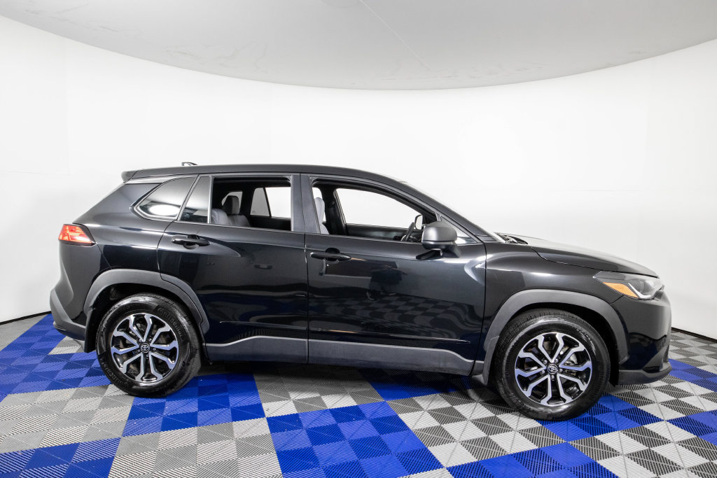 Used 2025 Toyota Corolla Cross AWD Hybrid image 5