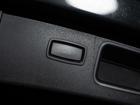 Used 2016 Porsche Macan S image 21