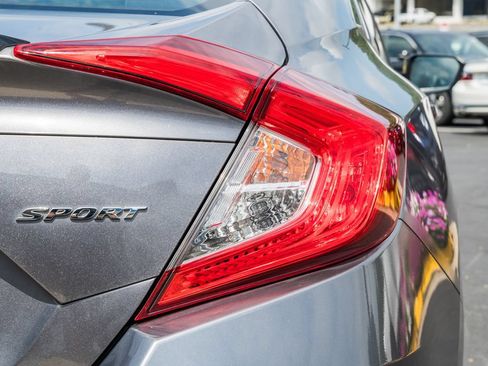 Used 2019 Honda Civic Sport image 6