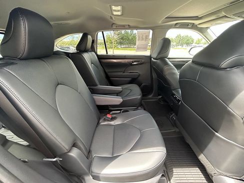 Used 2026 Toyota Highlander Limited AWD/4WD image 26
