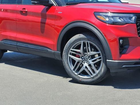 New 2026 Ford Explorer ST-Line w/ ST-Line Street Pack AWD/4WD image 2