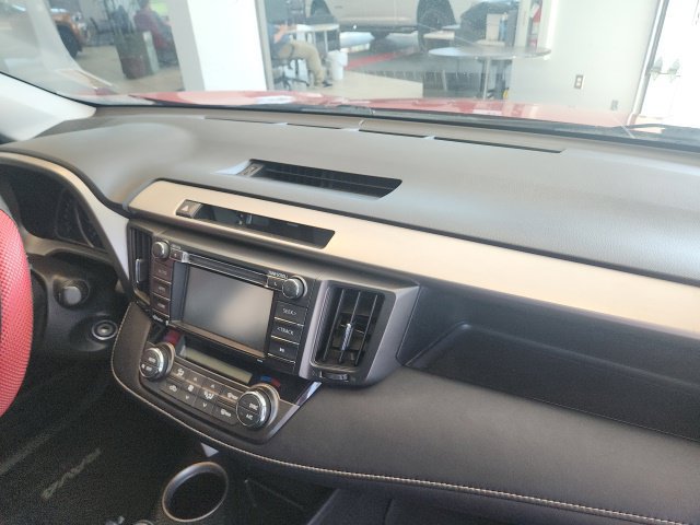 Used 2014 Toyota RAV4 XLE AWD/4WD image 13