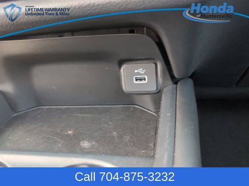 Used 2024 Honda HR-V LX image 27