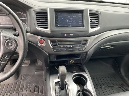 Used 2017 Honda Ridgeline RTL image 11