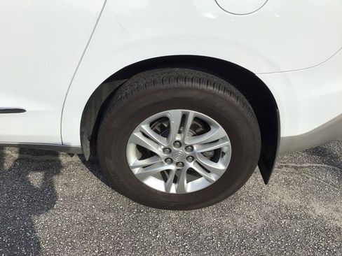 Used 2020 Buick Enclave Essence image 14