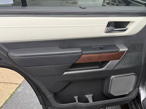 Used 2025 Toyota Sequoia Capstone image 40