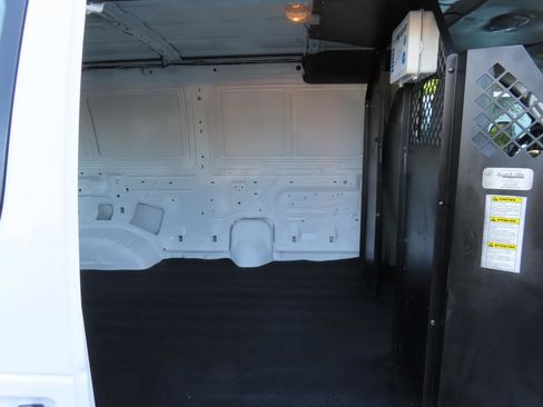 Used 2014 Ford E-150 and Econoline 150 RWD image 11