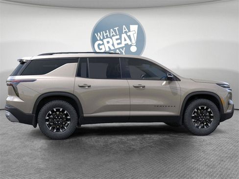 New 2026 Chevrolet Traverse Z71 w/ Enhanced Driving Package image 5