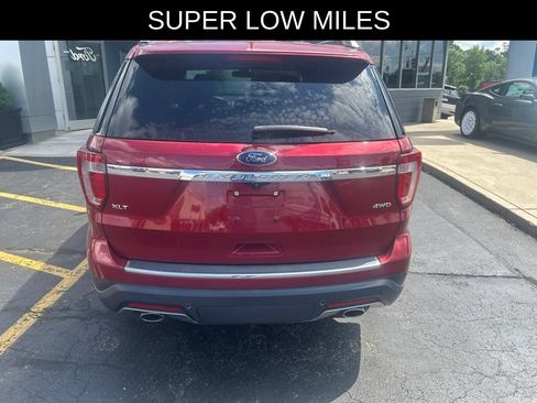 Used 2018 Ford Explorer XLT w/ Equipment Group 202A AWD/4WD image 4