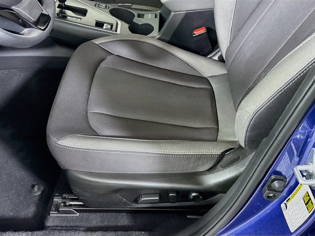 Used 2025 Subaru Crosstrek 2.5i Premium AWD/4WD image 25