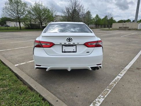 Used 2018 Toyota Camry SE w/ Convenience Package image 5