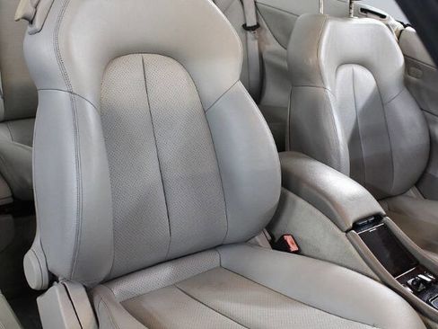 Used 2001 Mercedes-Benz CLK 320 Cabriolet image 22