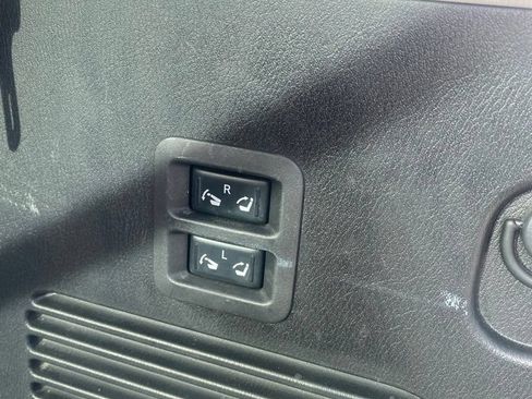 Used 2023 Nissan Armada Platinum w/ Captain's Chairs Package AWD/4WD image 15