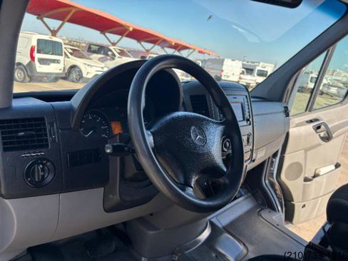 Used 2018 Mercedes-Benz Sprinter 2500 image 16