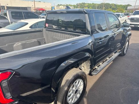 Used 2024 Toyota Tacoma SR5 RWD image 4