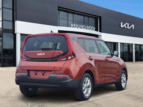 Used 2022 Kia Soul LX w/ Technology Package image 6