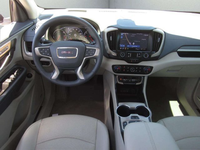 Used 2023 GMC Terrain Denali w/ Denali Premium Package AWD/4WD image 18